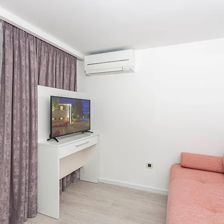King Apartment *
